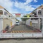 Brisa De Mar Проживание в семье Торевьиа